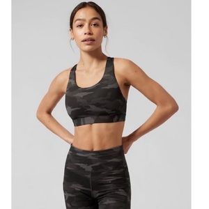 NWOT Athleta Women's Black Camo Ultimate Sports Bra D-DD+ Medium Impact SizeXS